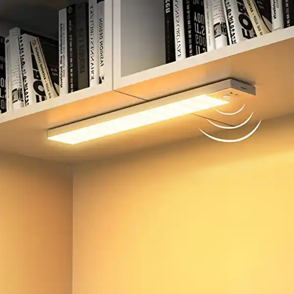 Luz LED cálida con sensor de movimiento 