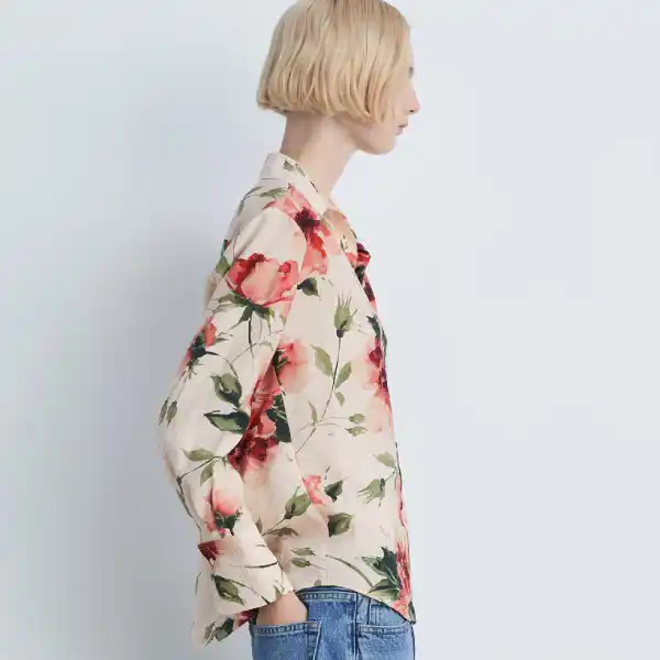 Camisa con estampado floral