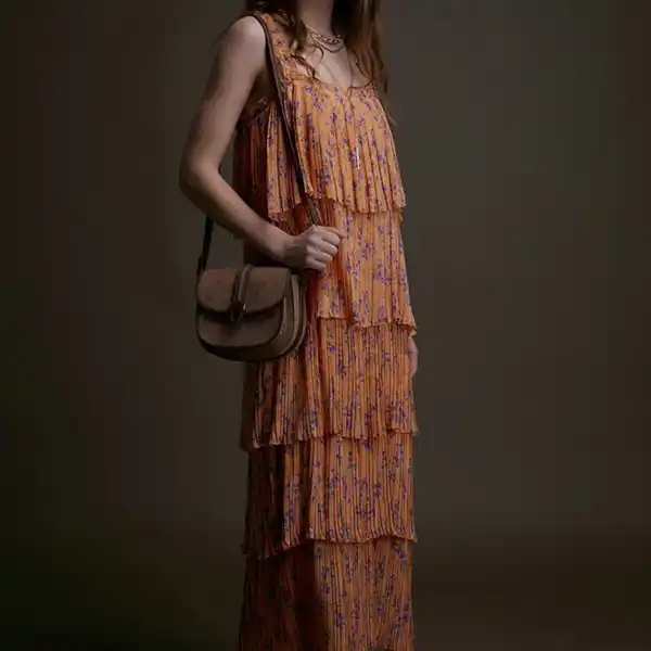 Vestido de flores y volantes de Sfera