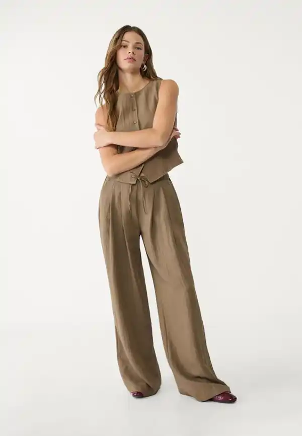 Pantalones anchos marrones de Stradivarius