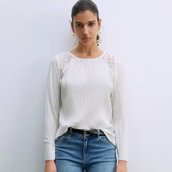 Sfera, blusa plisada romántica