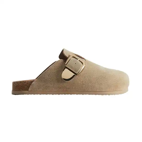 Zuecos tipo Birkenstock ante beige