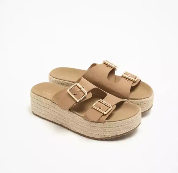 Lefties, sandalias con plataforma y hebillas