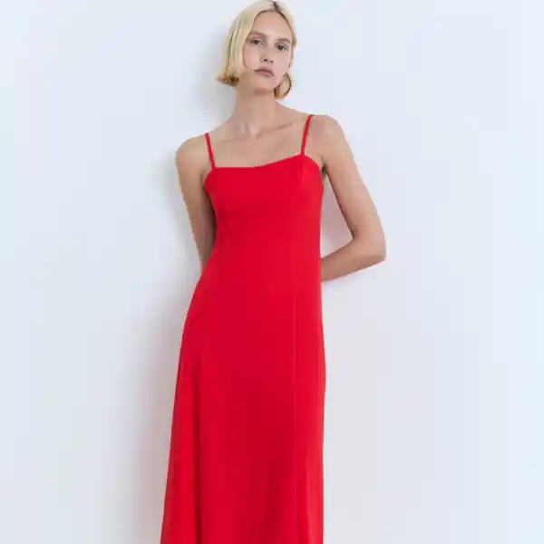 Vestido midi de lazo en la espalda