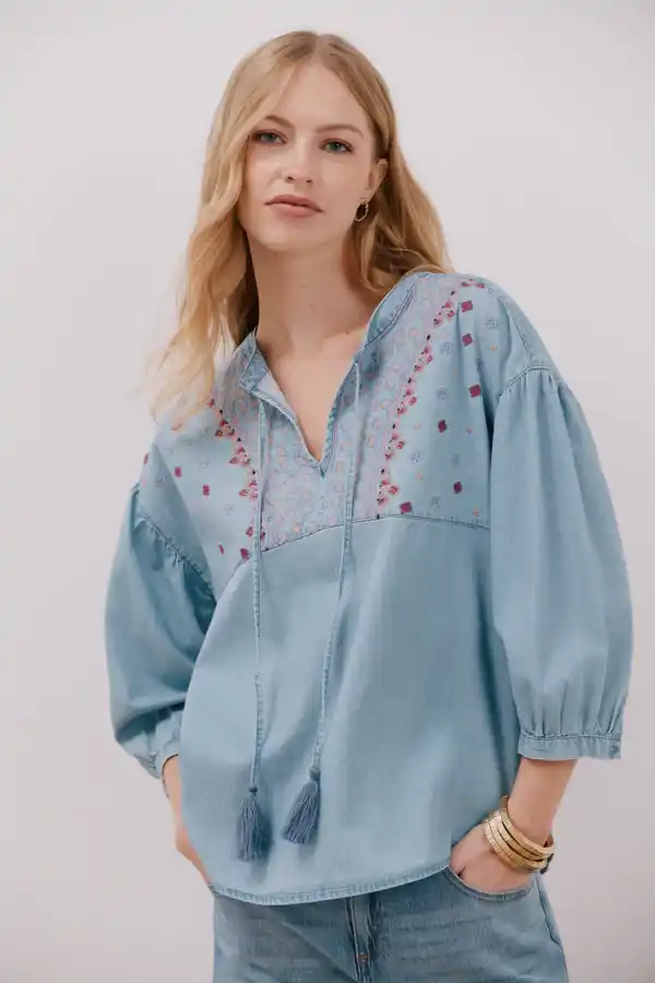 Blusa Vaquera Bordada
