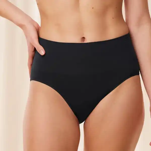 Triumph, jaja braga invisible con cintura de control