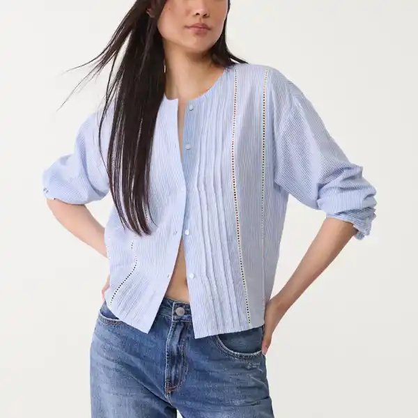 Camisa celeste de Stradivarius