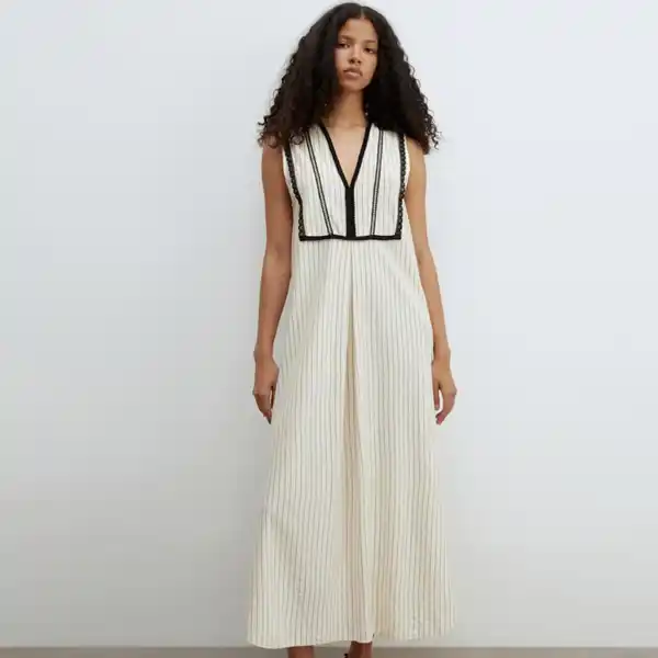 Vestido ribeteado en negro de El Corte Inglés