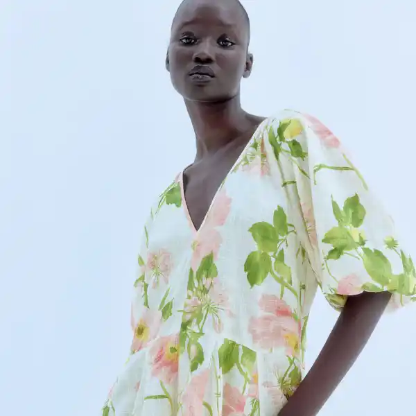 Vestido con vuelo estampado floral