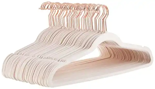 Amazon Basics, perchas para ropa antideslizantes de terciopelo (paquete de 50)